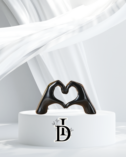 Statue Main Dorée en Forme de Cœur