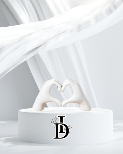 Statue Main Dorée en Forme de Cœur