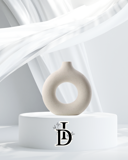 Vase Design Nordique en Céramique – Forme Circulaire Creuse