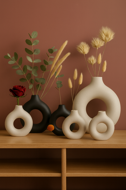Vase Design Nordique en Céramique – Forme Circulaire Creuse