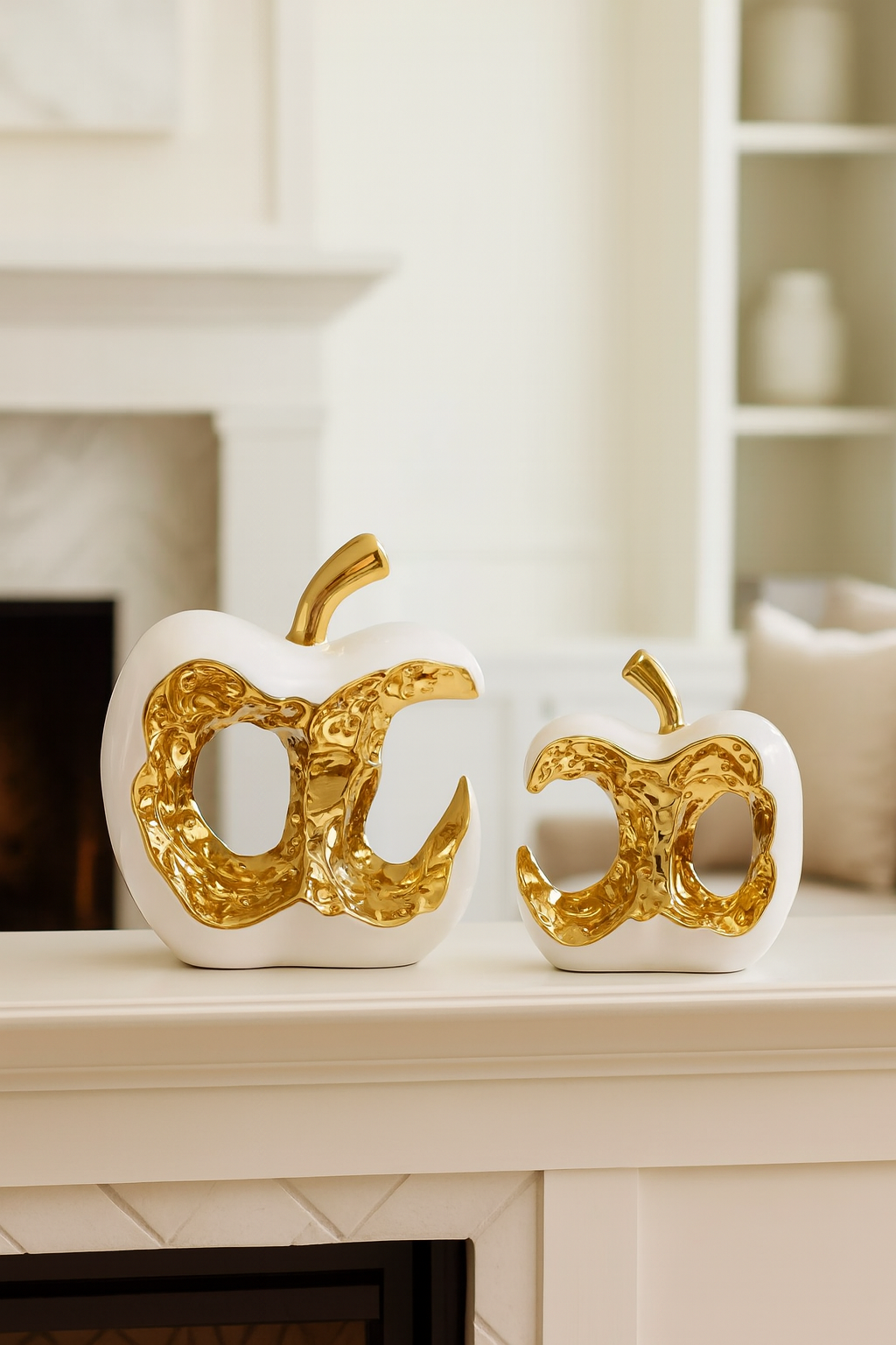 Sculpture Pomme Dorée en Céramique