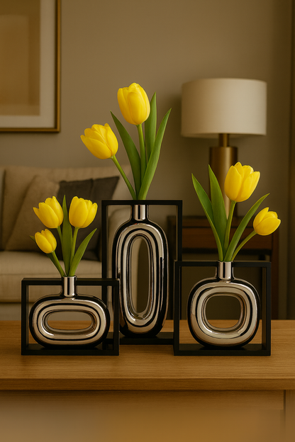 Vase en céramique argenté avec cadre creux