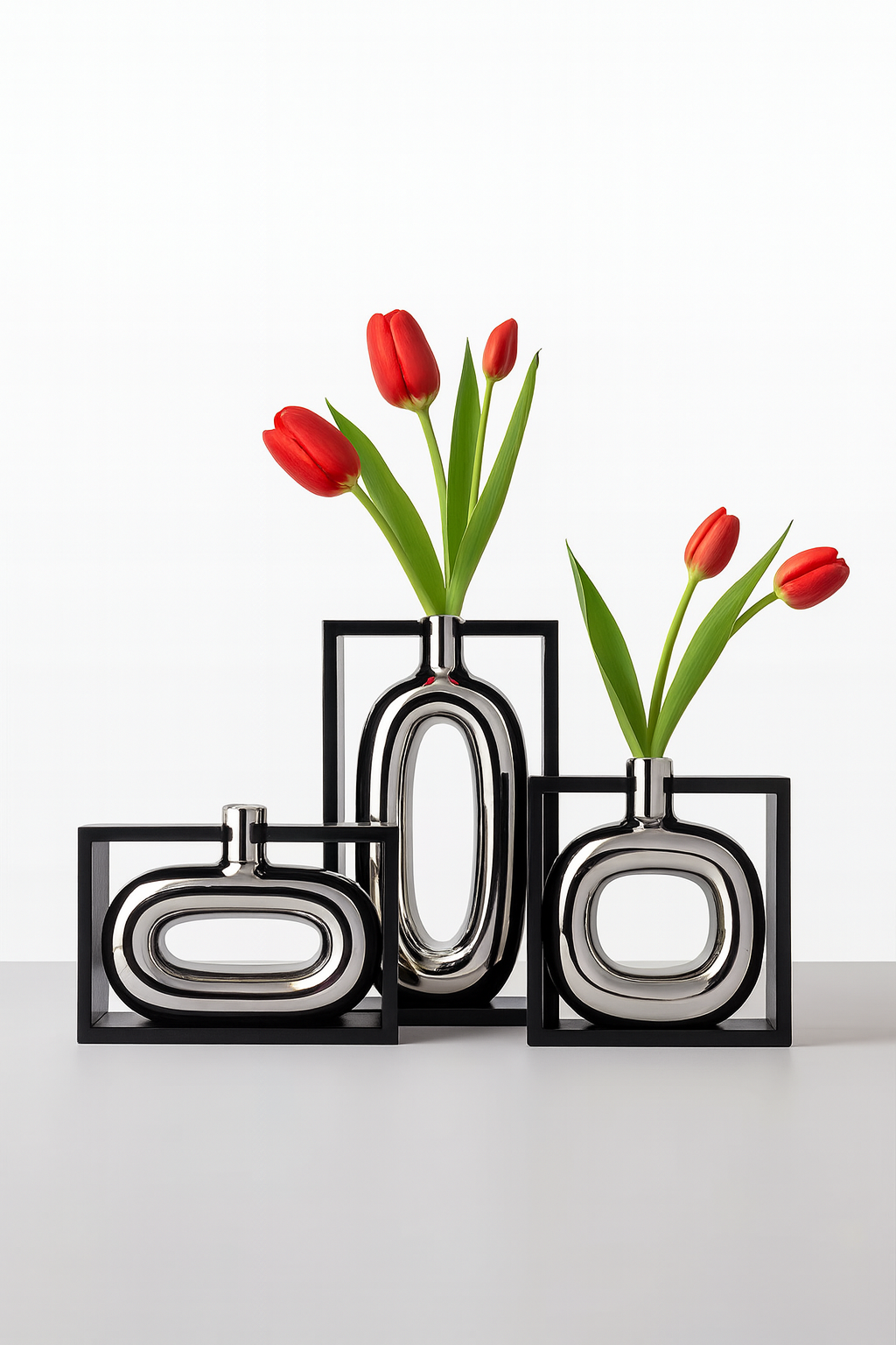 Vase en céramique argenté avec cadre creux